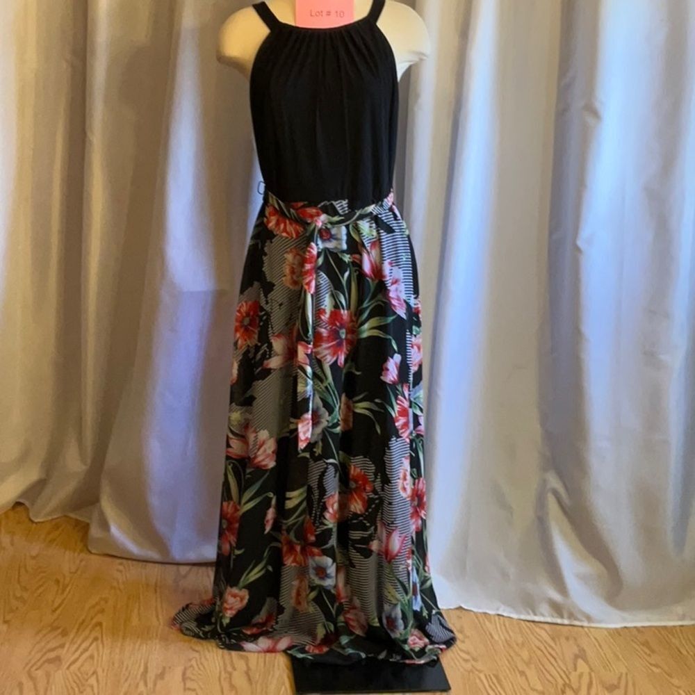Maxi dress with halter style top, boldly flower skirt matching belt size 10 - Picture 2 of 12